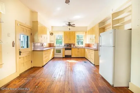 602 Indian River Avenue Titusville FL 32796