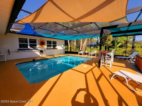 637 Espanola Way Melbourne FL 32901