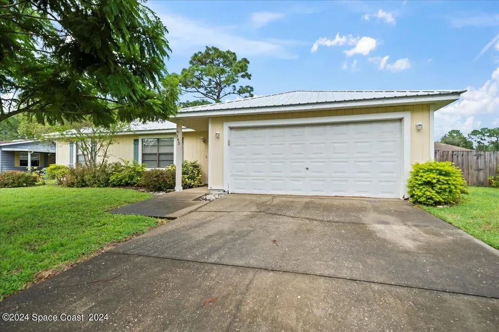 365 Carvalho Street SE Palm Bay FL 32909