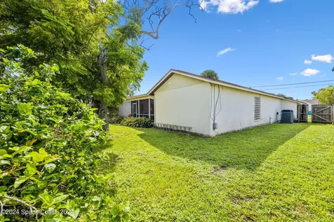 2595 Raintree Lake Circle Merritt Island FL 32953