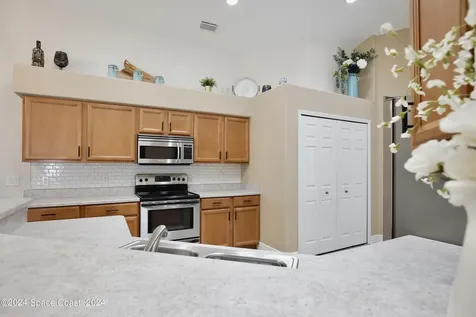 2403 Glasbern Circle Melbourne FL 32904