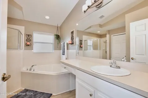 2403 Glasbern Circle Melbourne FL 32904