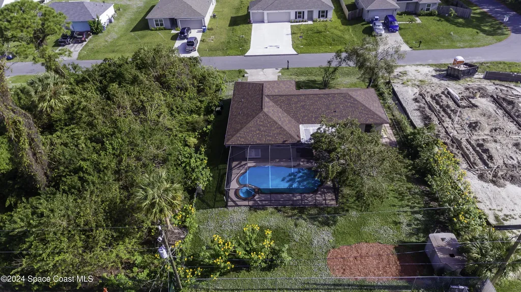 1872 Warton Avenue SE Palm Bay FL 32909
