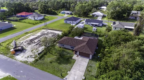 1872 Warton Avenue SE Palm Bay FL 32909
