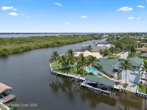 689 S Hedgecock Square Satellite Beach FL 32937