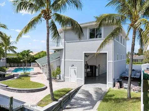 689 S Hedgecock Square Satellite Beach FL 32937