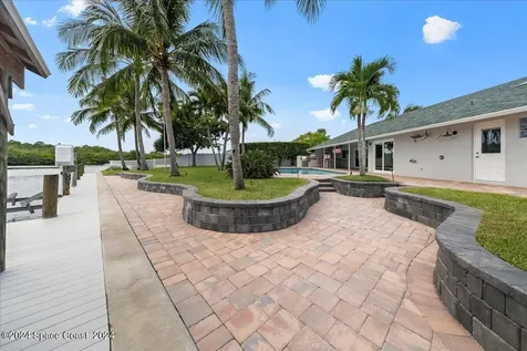 689 S Hedgecock Square Satellite Beach FL 32937