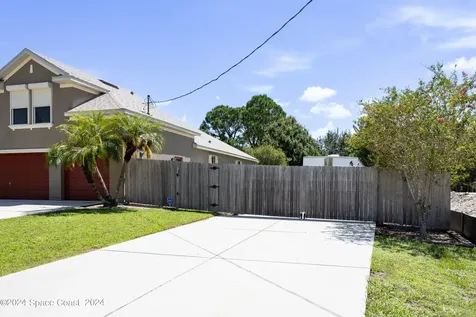 2953 Fig Road SE Palm Bay FL 32909