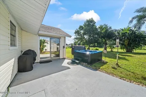 942 Douglas Street SE Palm Bay FL 32909