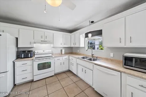 942 Douglas Street SE Palm Bay FL 32909