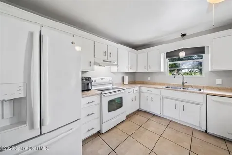 942 Douglas Street SE Palm Bay FL 32909