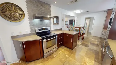 27 Indian Village Trail Cocoa Beach FL 32931