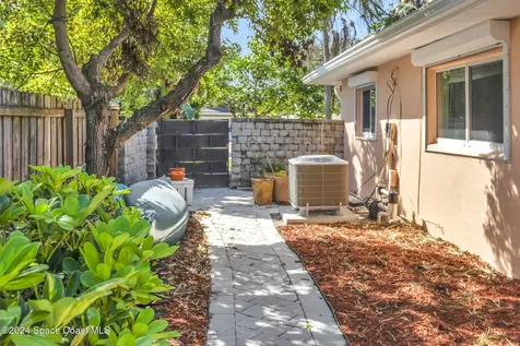 27 Indian Village Trail Cocoa Beach FL 32931