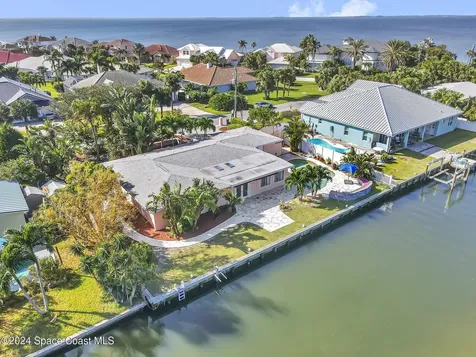 27 Indian Village Trail Cocoa Beach FL 32931