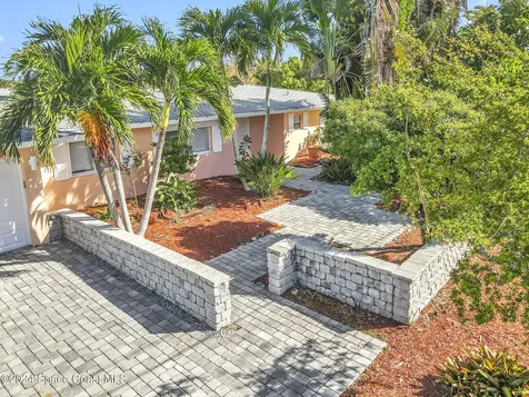 27 Indian Village Trail Cocoa Beach FL 32931