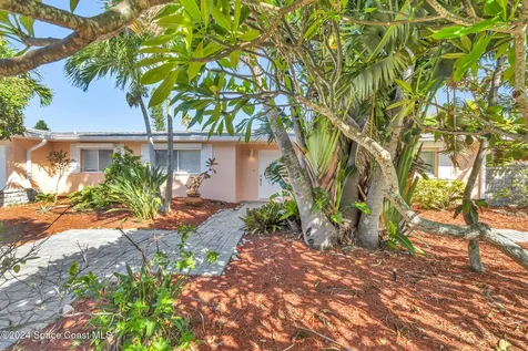 27 Indian Village Trail Cocoa Beach FL 32931