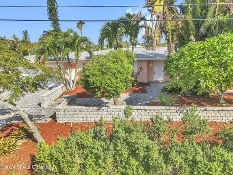 27 Indian Village Trail Cocoa Beach FL 32931