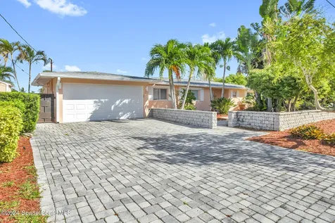 27 Indian Village Trail Cocoa Beach FL 32931