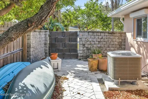 27 Indian Village Trail Cocoa Beach FL 32931