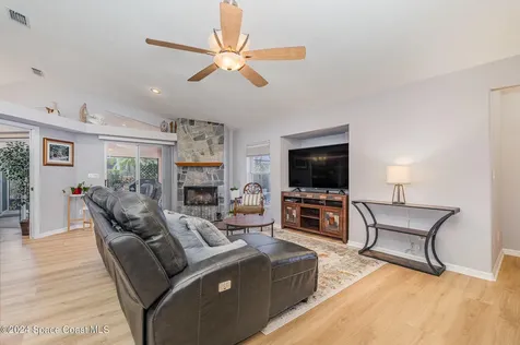 998 Tall Tree Court Melbourne FL 32904