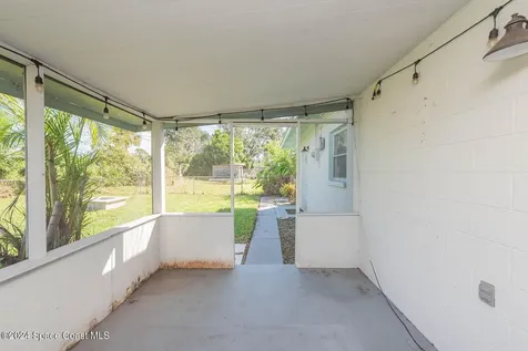250 Willow Avenue Merritt Island FL 32953