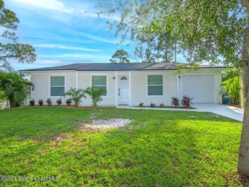 813 Santo Domingo Avenue SW Palm Bay FL 32908