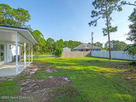 813 Santo Domingo Avenue SW Palm Bay FL 32908