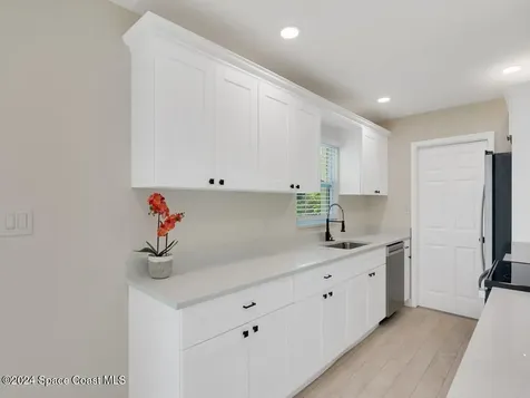 813 Santo Domingo Avenue SW Palm Bay FL 32908
