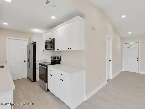 813 Santo Domingo Avenue SW Palm Bay FL 32908