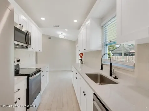 813 Santo Domingo Avenue SW Palm Bay FL 32908