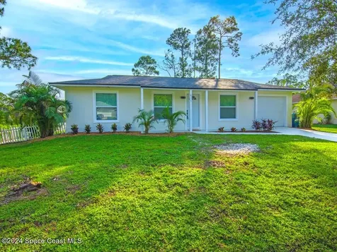813 Santo Domingo Avenue SW Palm Bay FL 32908