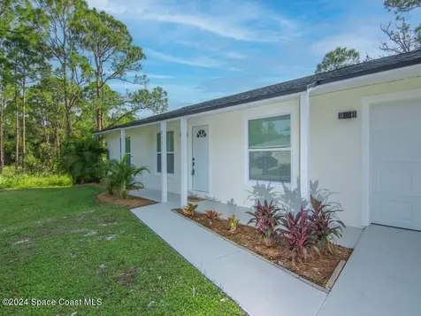 813 Santo Domingo Avenue SW Palm Bay FL 32908