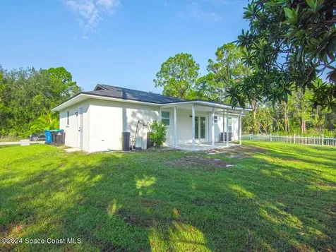 813 Santo Domingo Avenue SW Palm Bay FL 32908