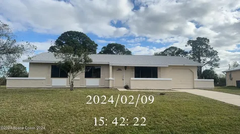 398 Viking Street NE Palm Bay FL 32907