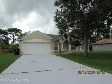 2250 SE Master Avenue Port St. Lucie FL 34952