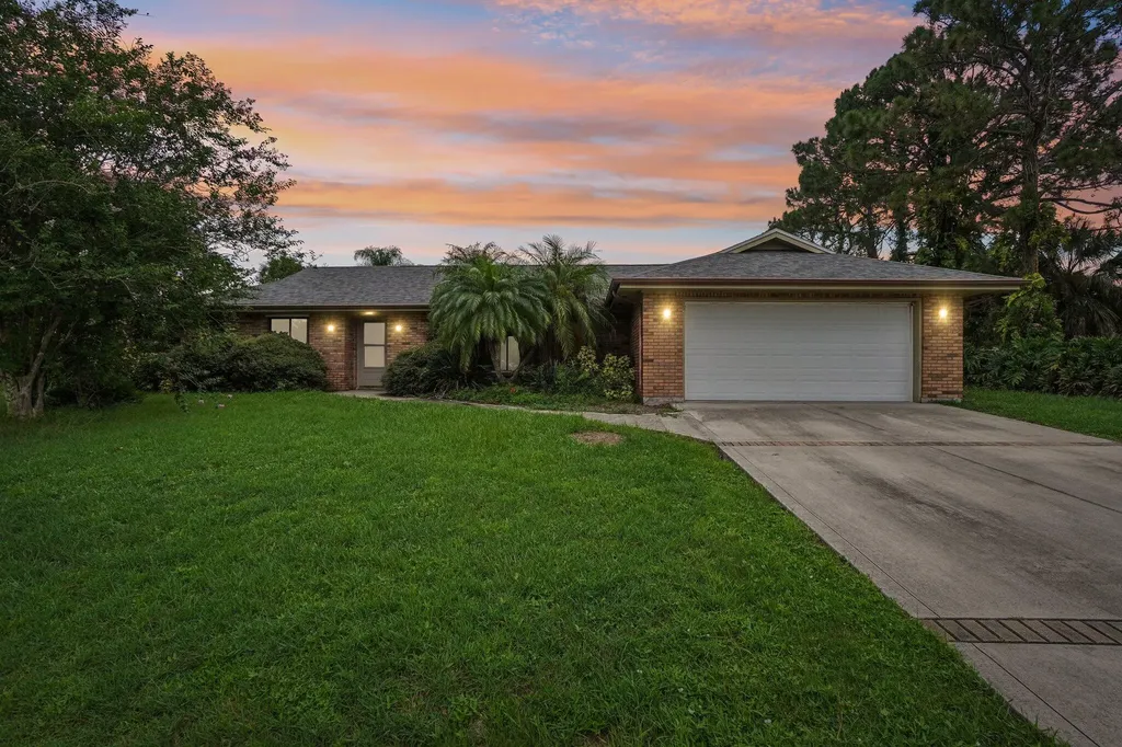 913 Ripley Terrace NE Palm Bay FL 32907
