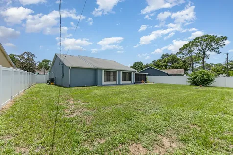 569 Balcom Terrace SE Palm Bay FL 32909