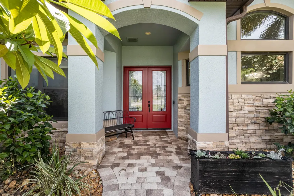 190 Via Catalano Court NE Palm Bay FL 32907