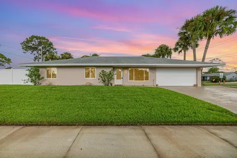 498 Chamberlin Avenue NW Palm Bay FL 32907