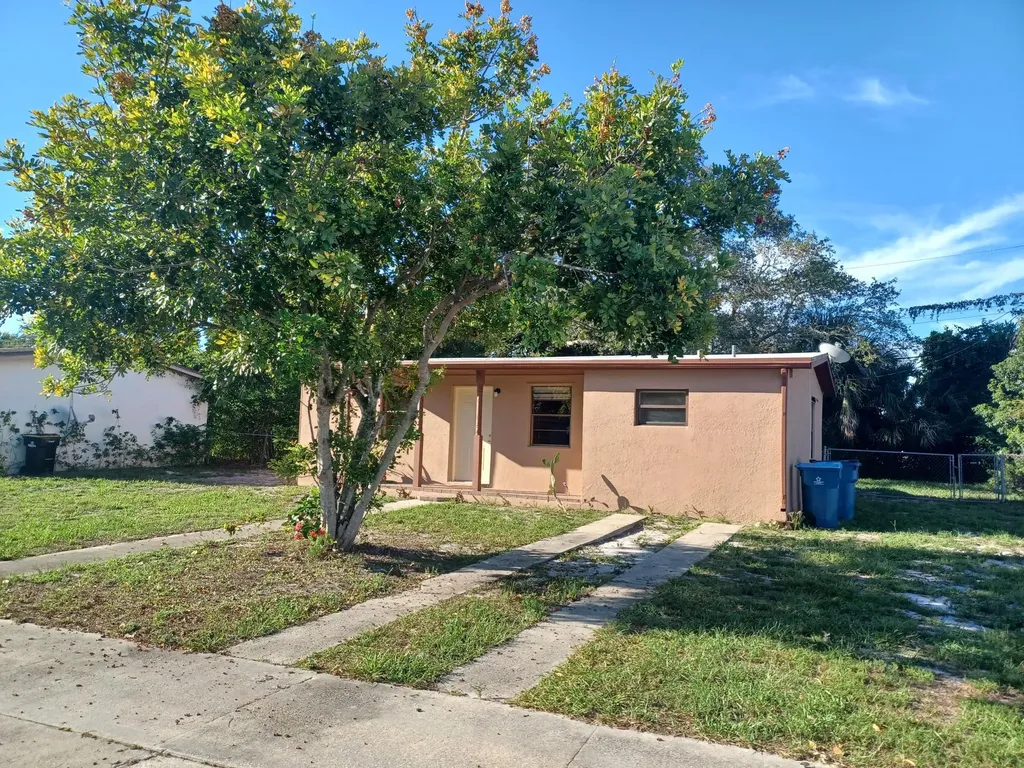 3262 Jackson Avenue NE Palm Bay FL 32905