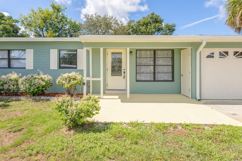 2223 Smathers Circle N Melbourne FL 32935