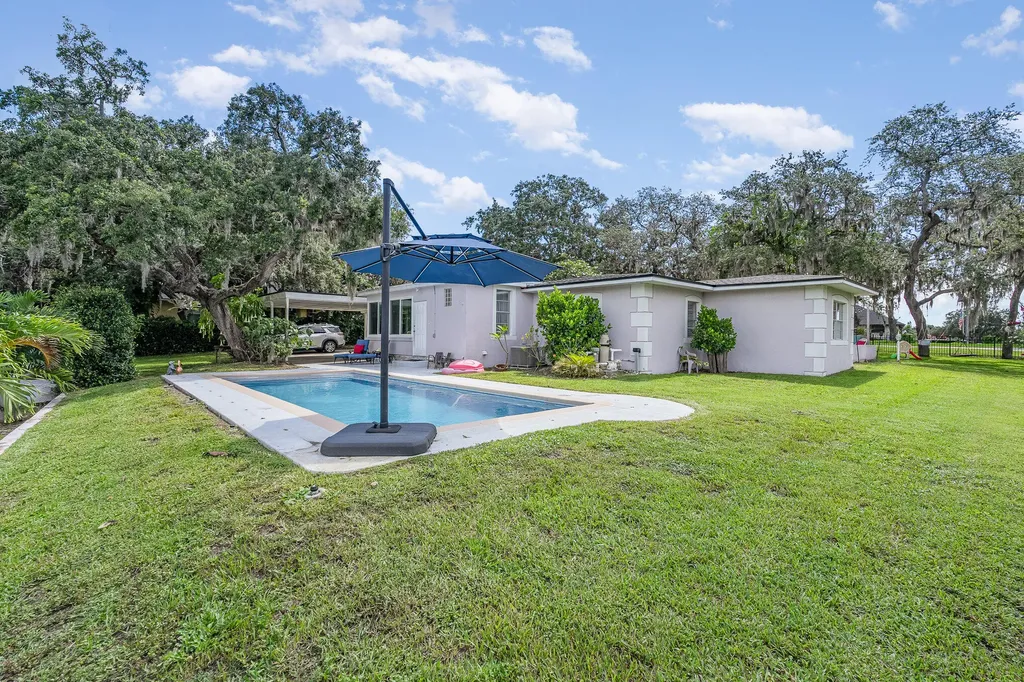 1576 S Park Avenue Titusville FL 32780