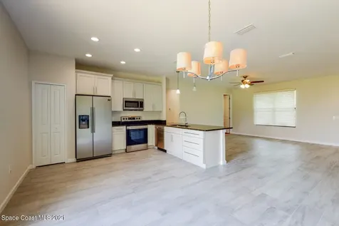 1071 Grapefruit Road SE Palm Bay FL 32909