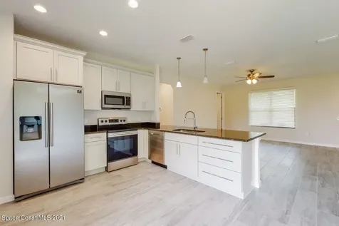 1071 Grapefruit Road SE Palm Bay FL 32909