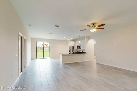1071 Grapefruit Road SE Palm Bay FL 32909