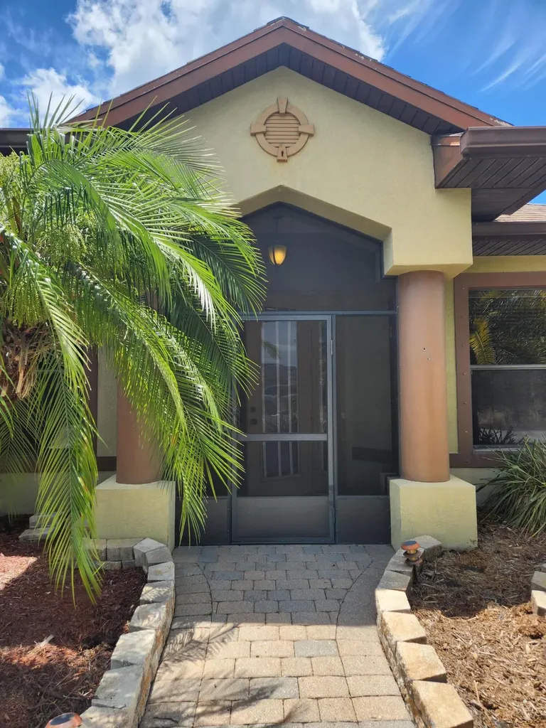 2042 Garbett Avenue SW Palm Bay FL 32908