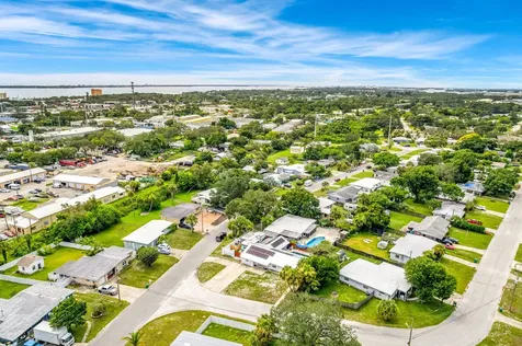 1557 Hillcrest Drive Melbourne FL 32935