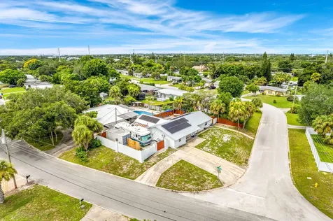 1557 Hillcrest Drive Melbourne FL 32935