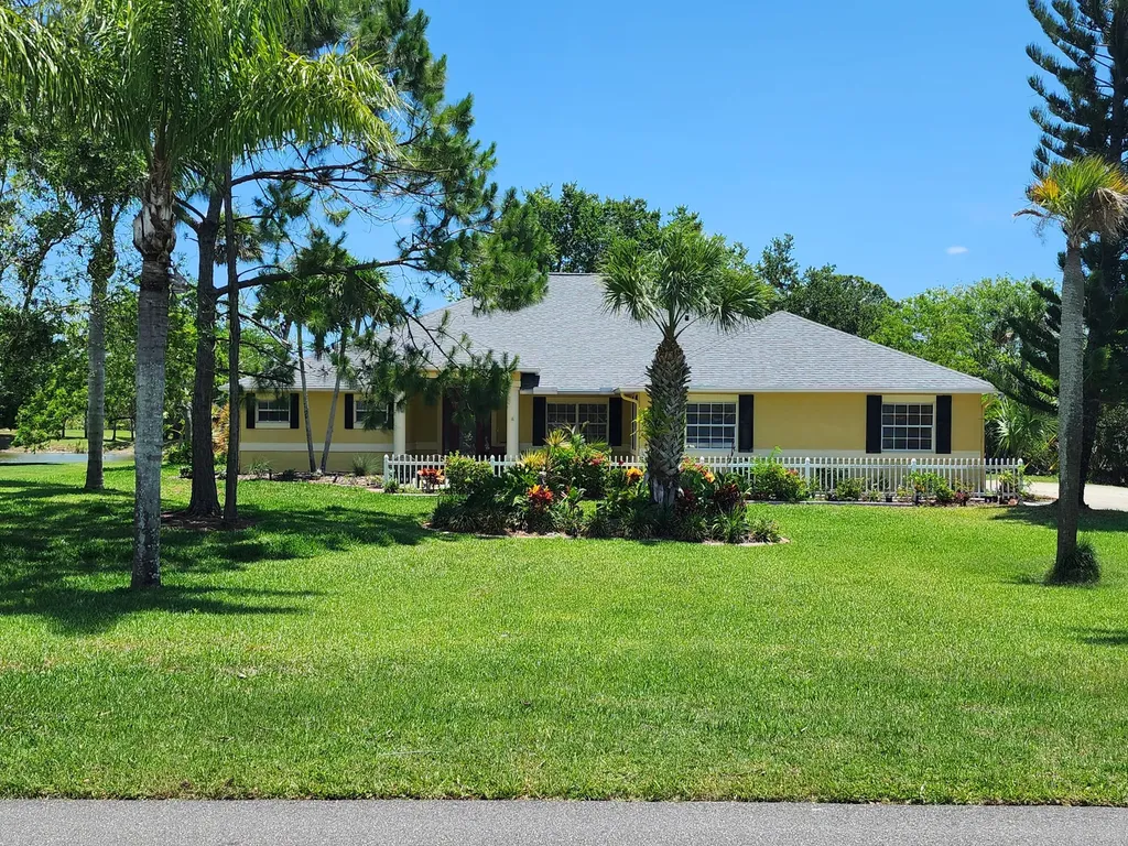5100 Mallard Lakes Court Merritt Island FL 32953