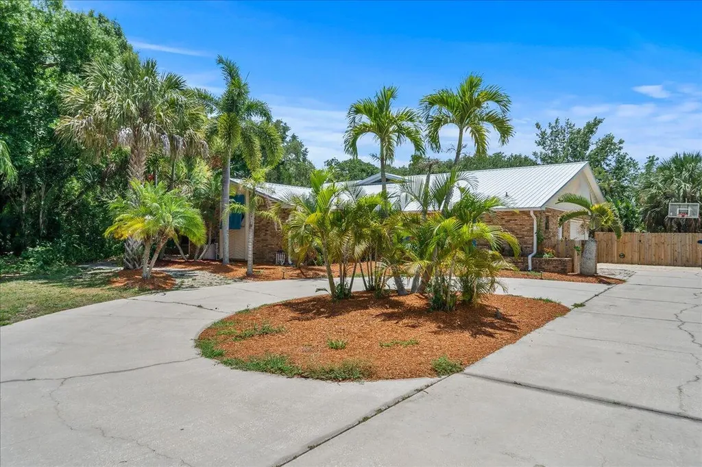 585 Hidden Creek Drive Merritt Island FL 32952
